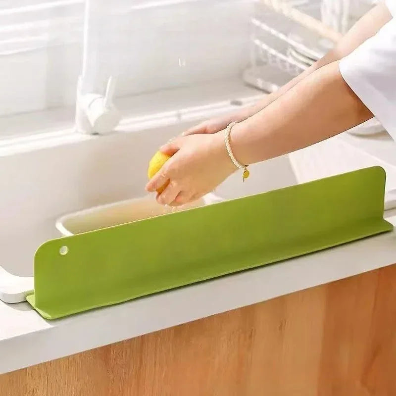 Protetor de Pia Antirrespingos Modern Lar™ / Simplicidade e Eficiência para Uma Bancada Sempre Seca e Organizada!