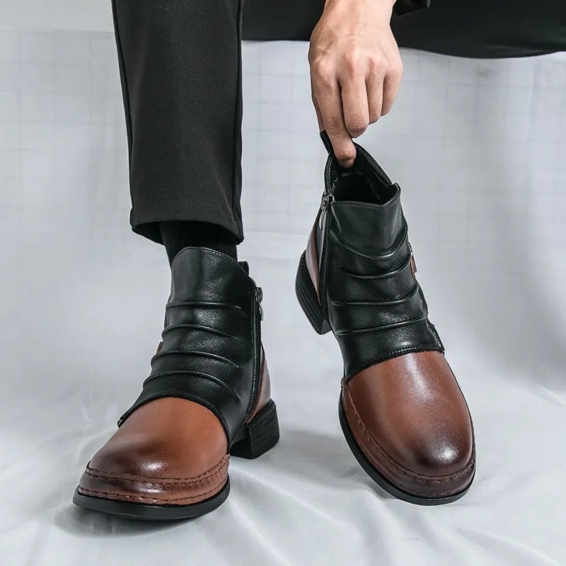 Bota Dallas™ em Couro Premium com Fivela Lateral Ajustável